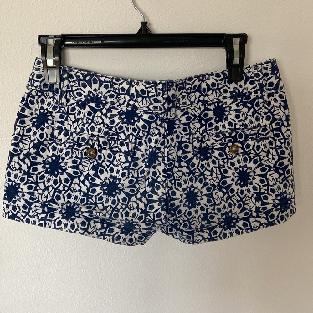 Patterned shorts - Picture 2 of 4